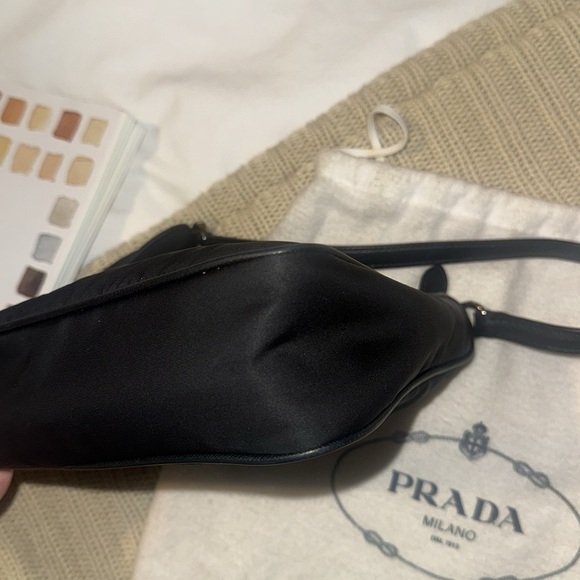 Prada Re-Edition 2005 Black Purse - Picture 8 of 8